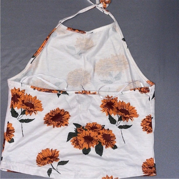 Halter top🔴 - Picture 2 of 2